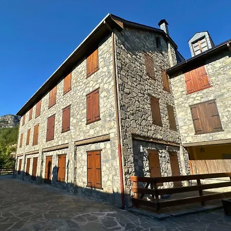 Caldares Exclusivo Atico En El Pueyo De Jaca Διαμέρισμα *